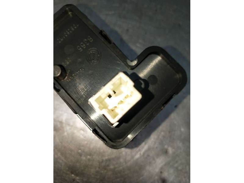 Recambio de mando elevalunas delantero derecho para alfa romeo 147 (937_) 1.9 jtdm 8v (937.axd1a, 937.axu1a, 937.bxu1a) referenc