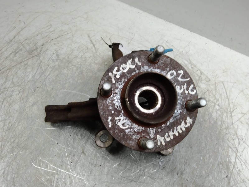 Recambio de mangueta delantera izquierda para nissan almera (n16/e) acenta referencia OEM IAM   