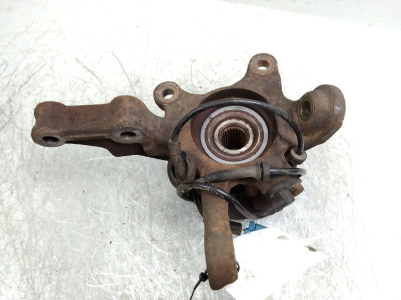 Recambio de mangueta delantera izquierda para nissan almera (n16/e) acenta referencia OEM IAM   