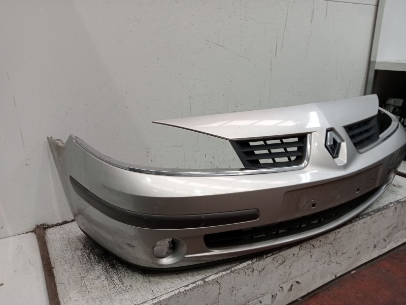 Recambio de paragolpes delantero para renault laguna ii (bg0/1_) 1.9 dci (bg1a, bg1v) referencia OEM IAM   4P