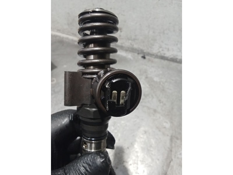 Recambio de inyector para audi a4 b7 (8ec) 2.0 tdi 16v referencia OEM IAM 03G130073G 0414720404 BOSCH