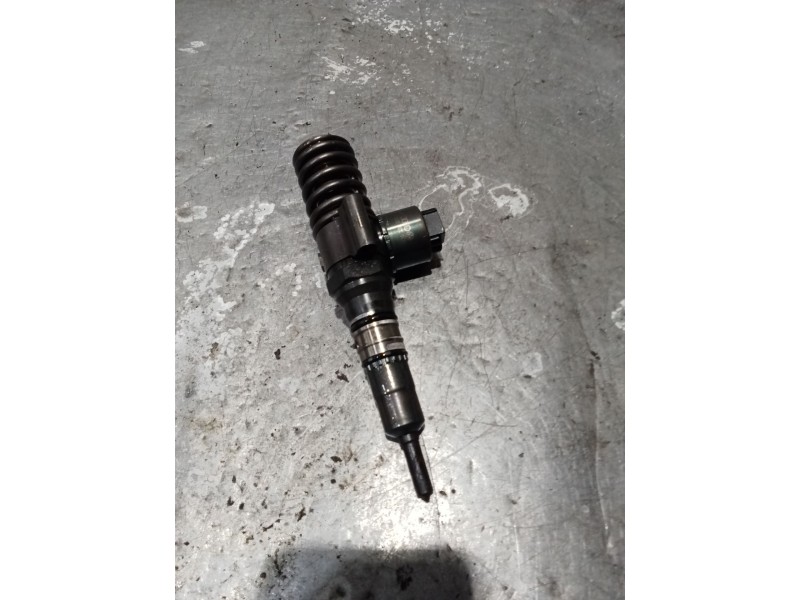 Recambio de inyector para audi a4 b7 (8ec) 2.0 tdi 16v referencia OEM IAM 03G130073G 0414720404 BOSCH