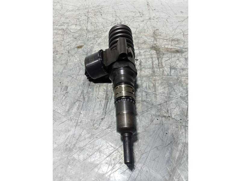 Recambio de inyector para audi a4 b7 (8ec) 2.0 tdi 16v referencia OEM IAM 03G130073G 0414720404 BOSCH