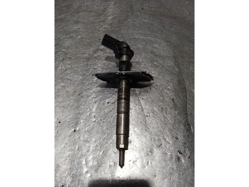 Recambio de inyector para volkswagen passat b6 (3c2) 2.0 tdi 16v referencia OEM IAM 03L130277 0445116030 1171 