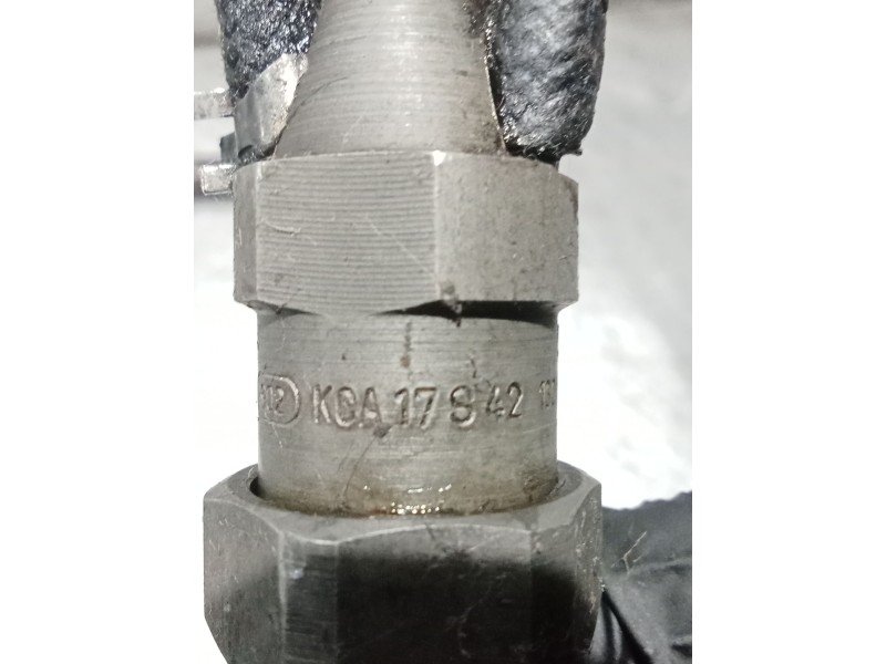 Recambio de inyector para nissan terrano ii (r20) 2.7 tdi 4wd referencia OEM IAM KCA17S42 BOSCH 