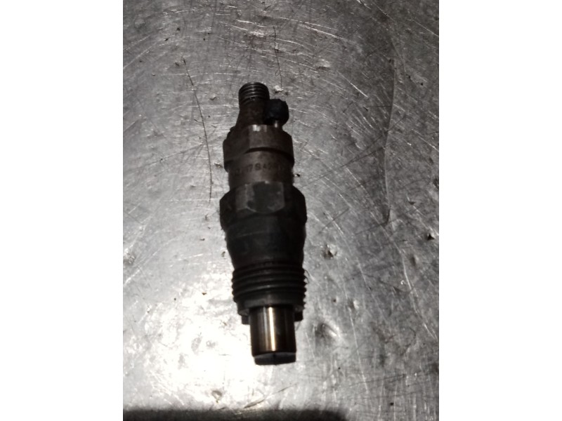 Recambio de inyector para nissan terrano ii (r20) 2.7 tdi 4wd referencia OEM IAM KCA17S42 BOSCH 