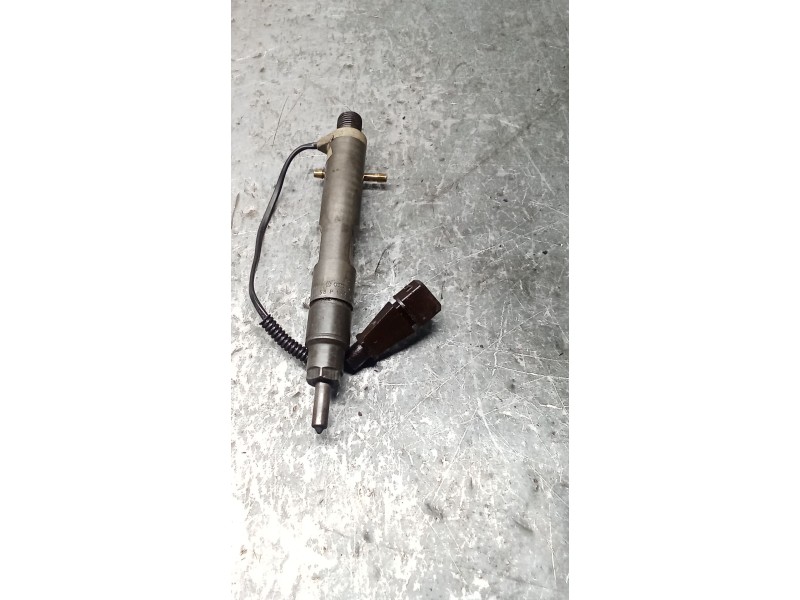 Recambio de inyector para audi a3 (8l1) 1.9 tdi referencia OEM IAM 028130201S  BOSCH