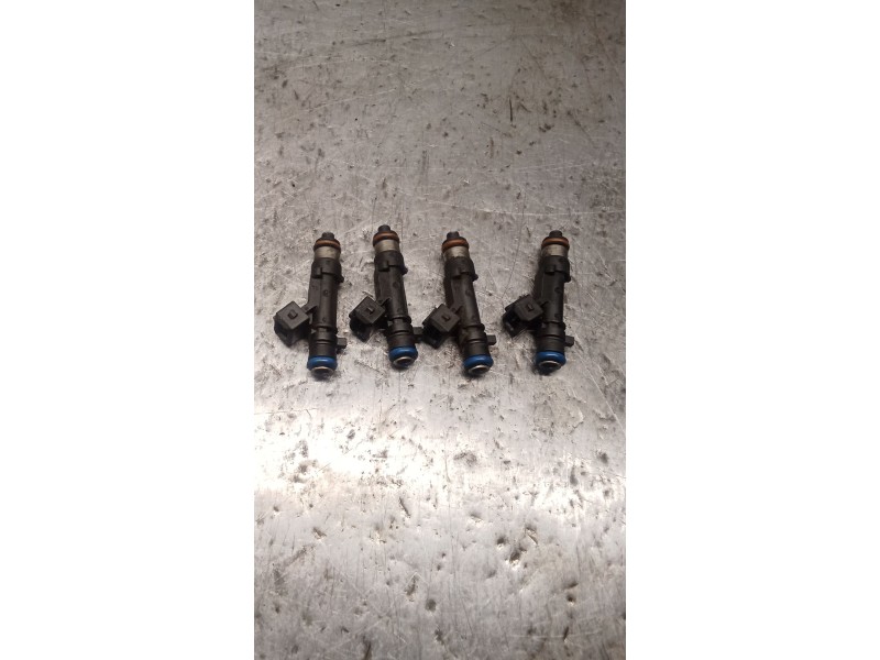 Recambio de inyector para dacia dokker furgoneta/monovolumen 1.6 lpg referencia OEM IAM 8200227124 028158034 BOSCH JUEGO CUATRO 