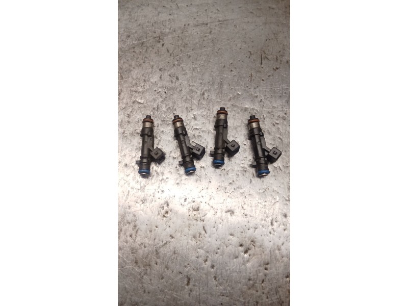 Recambio de inyector para dacia dokker furgoneta/monovolumen 1.6 lpg referencia OEM IAM 8200227124 028158034 BOSCH JUEGO CUATRO 