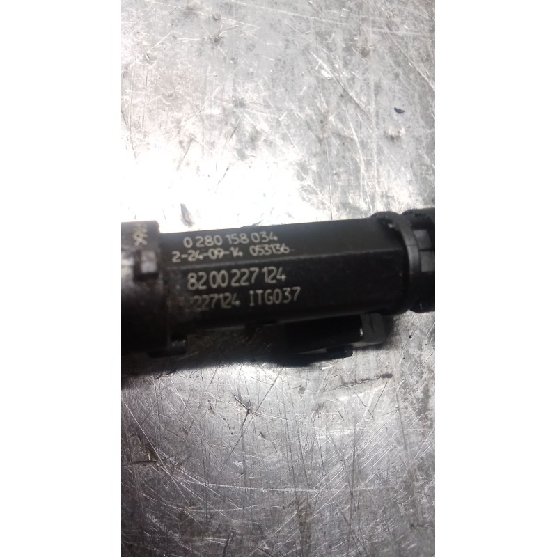 Recambio de inyector para dacia dokker furgoneta/monovolumen 1.6 lpg referencia OEM IAM 8200227124 028158034 BOSCH JUEGO CUATRO 