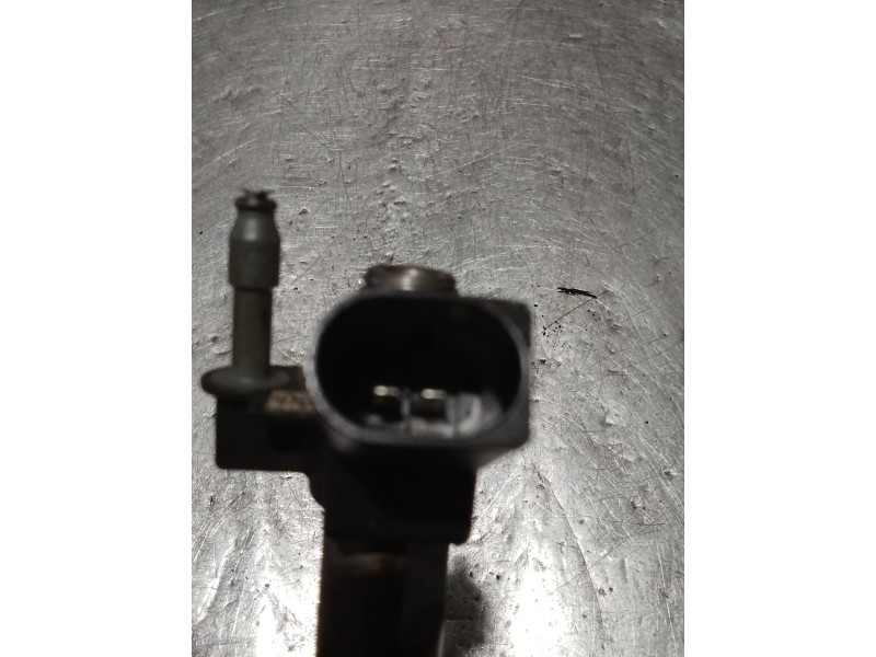 Recambio de inyector para bmw 1 (e81) 118 d referencia OEM IAM 7797877-04  