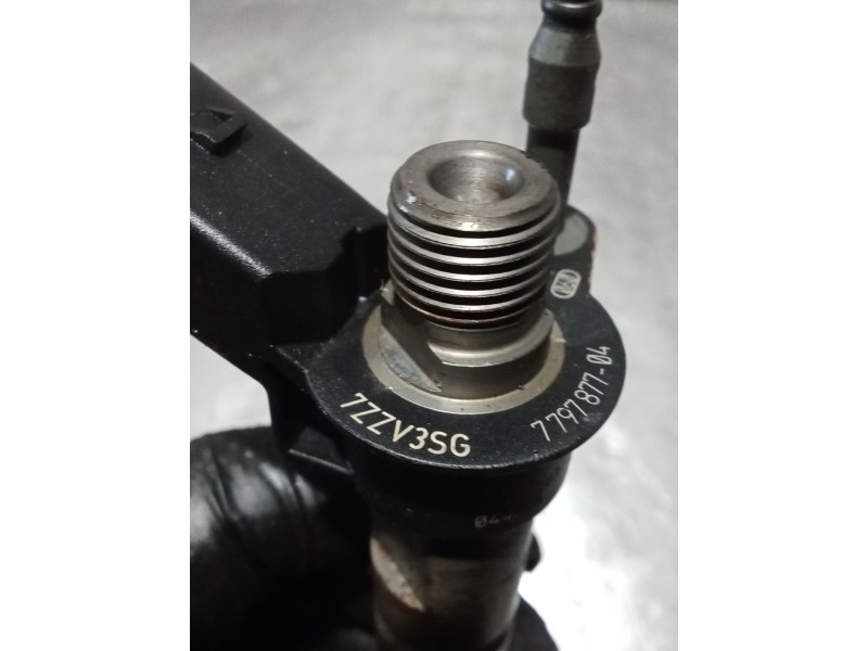 Recambio de inyector para bmw 1 (e81) 118 d referencia OEM IAM 7797877-04  