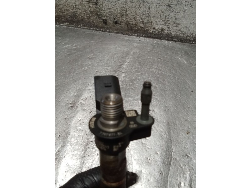 Recambio de inyector para bmw 1 (e81) 118 d referencia OEM IAM 7797877-04  