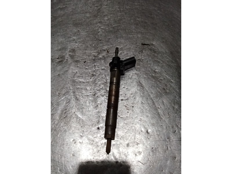 Recambio de inyector para bmw 1 (e81) 118 d referencia OEM IAM 7797877-04  