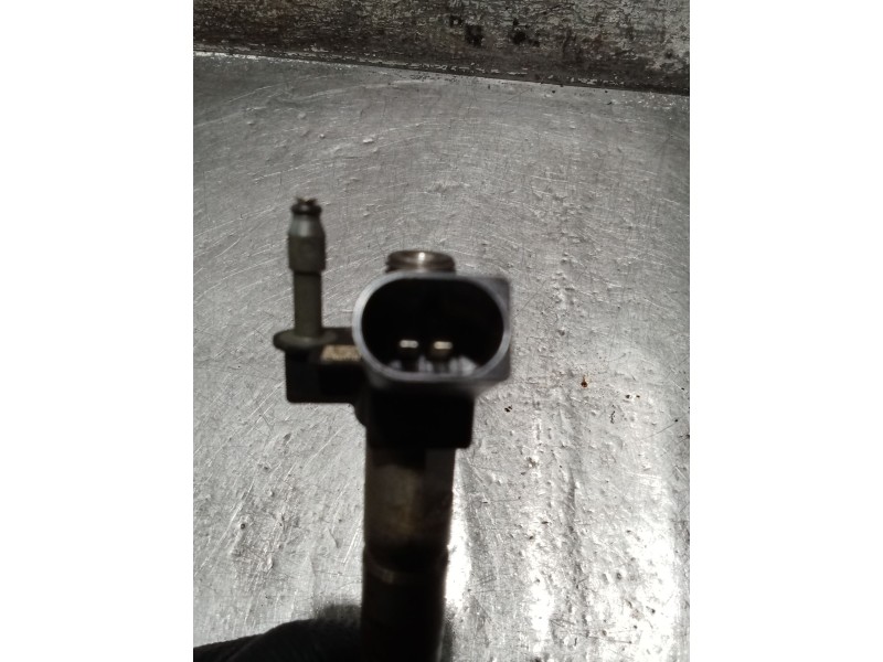 Recambio de inyector para bmw 1 (e81) 118 d referencia OEM IAM 7797877-04  