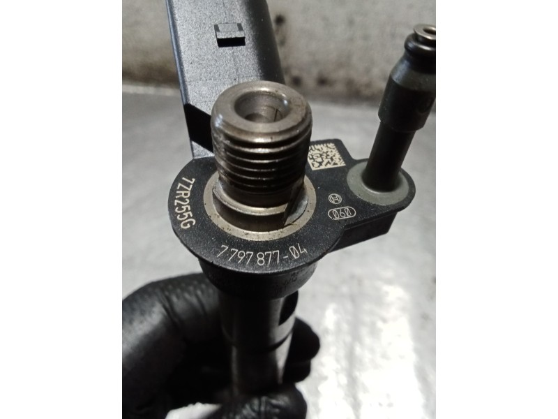 Recambio de inyector para bmw 1 (e81) 118 d referencia OEM IAM 7797877-04  