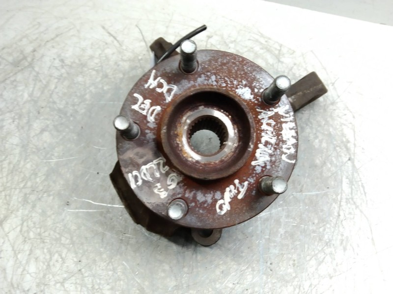 Recambio de mangueta delantera derecha para nissan almera tino (v10m) acenta referencia OEM IAM   