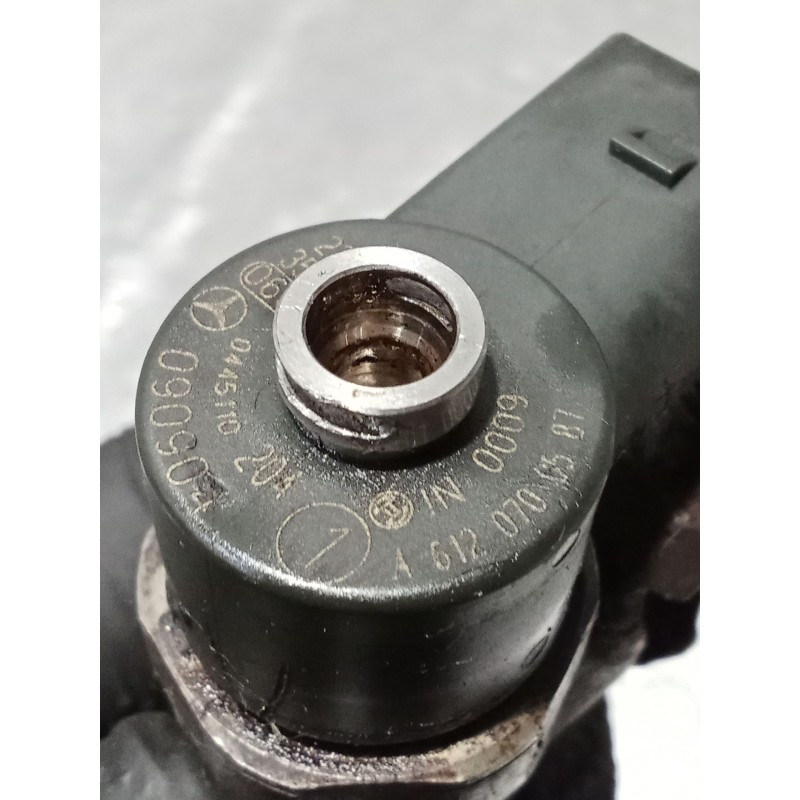 Recambio de inyector para jeep gr.cherokee (wj/wg) 2.7 crd limited referencia OEM IAM 0445110204 A6120700587 BOSCH