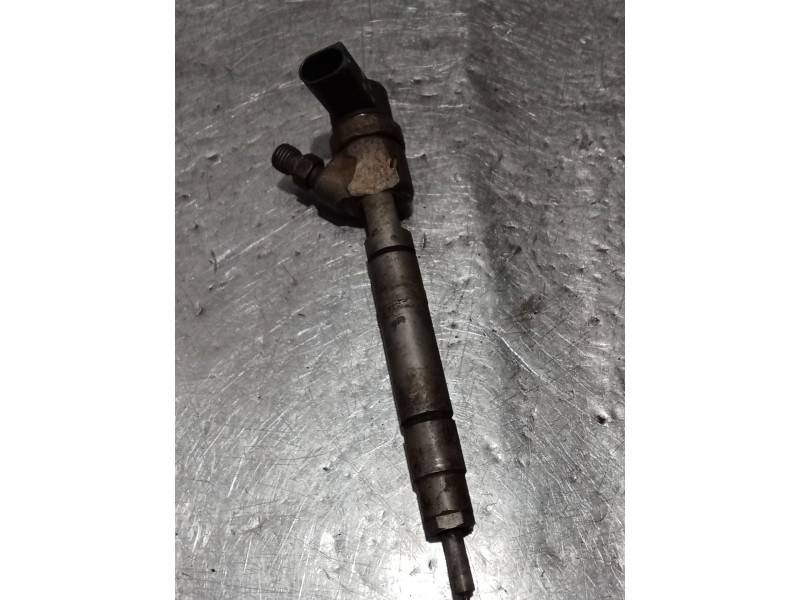 Recambio de inyector para jeep gr.cherokee (wj/wg) 2.7 crd limited referencia OEM IAM 0445110204 A6120700587 BOSCH
