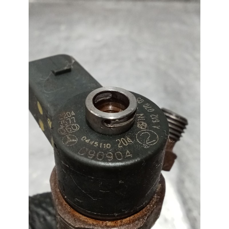 Recambio de inyector para jeep gr.cherokee (wj/wg) 2.7 crd limited referencia OEM IAM 0445110204 A6120700587 BOSCH