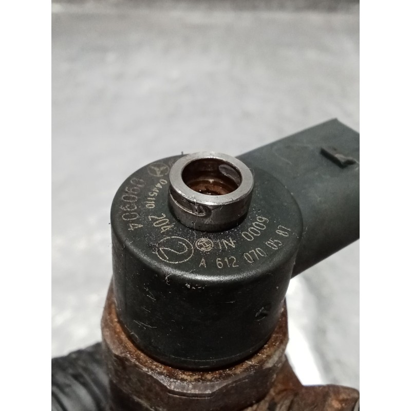Recambio de inyector para jeep gr.cherokee (wj/wg) 2.7 crd limited referencia OEM IAM 0445110204 A6120700587 BOSCH