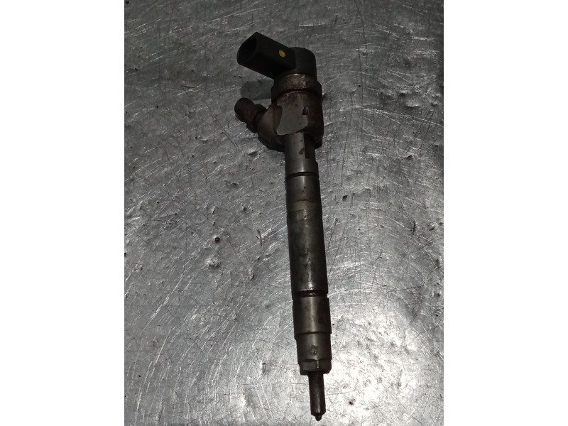 Recambio de inyector para jeep gr.cherokee (wj/wg) 2.7 crd limited referencia OEM IAM 0445110204 A6120700587 BOSCH