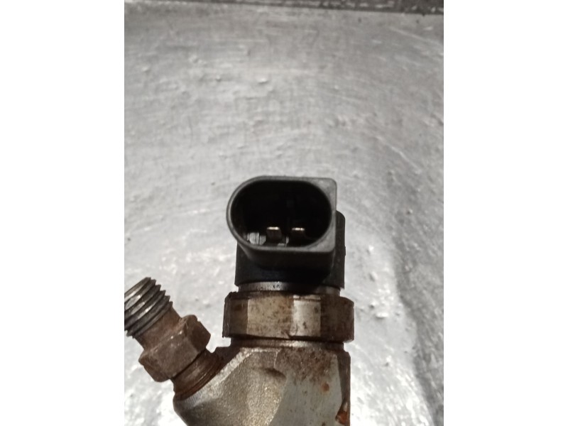 Recambio de inyector para jeep gr.cherokee (wj/wg) 2.7 crd limited referencia OEM IAM 0445110204 A6120700587 BOSCH