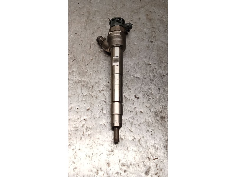 Recambio de inyector para land rover discovery v (l462) 2.0 sd4 4x4 referencia OEM IAM G4D39K546BB 0445110701 BOSCH