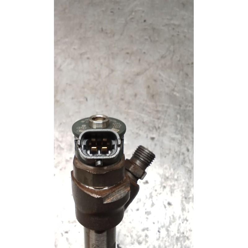 Recambio de inyector para land rover discovery v (l462) 2.0 sd4 4x4 referencia OEM IAM G4D39K546BB 0445110701 BOSCH