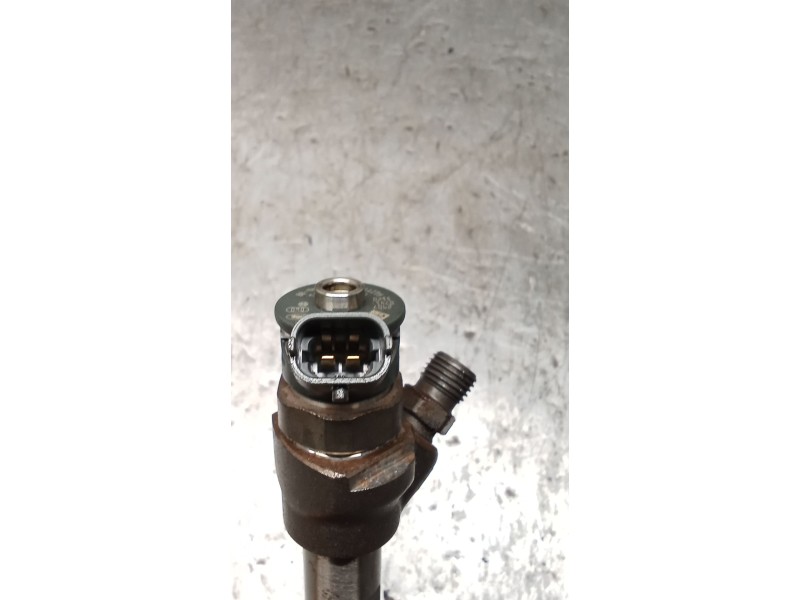 Recambio de inyector para land rover discovery v (l462) 2.0 sd4 4x4 referencia OEM IAM G4D39K546BB 0445110701 BOSCH