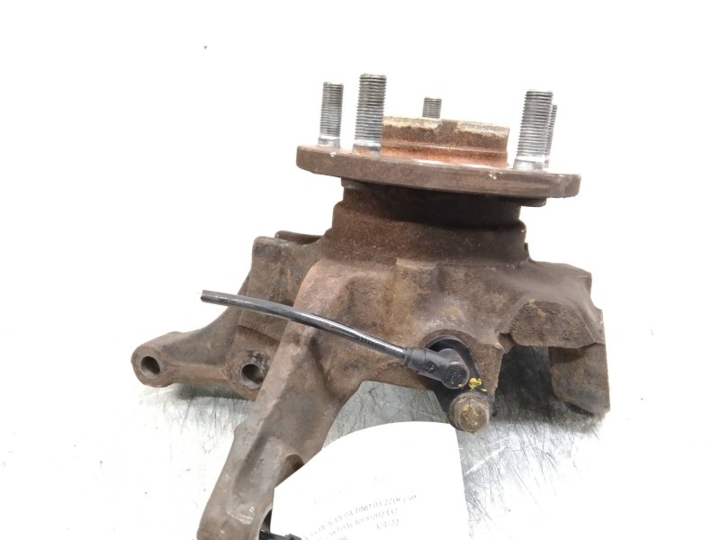 Recambio de mangueta delantera derecha para nissan almera tino (v10m) acenta referencia OEM IAM   