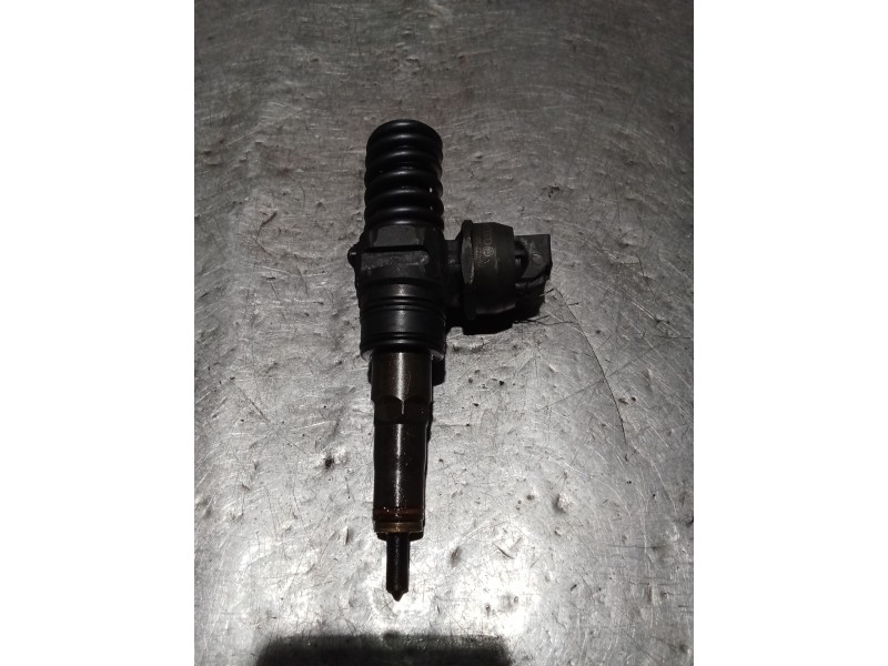 Recambio de inyector para volkswagen caddy iii furgoneta/monovolumen (2ka, 2kh, 2ca, 2ch) 2.0 sdi referencia OEM IAM 038130073AP