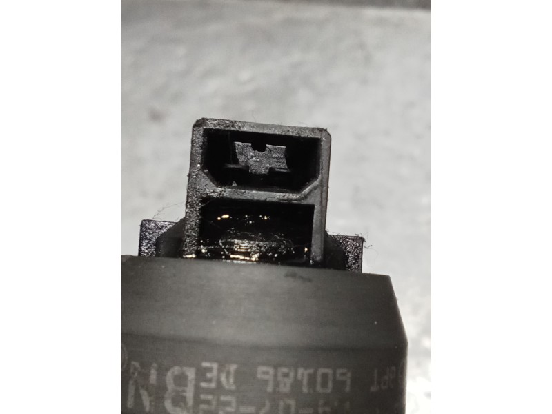 Recambio de inyector para volkswagen caddy iii furgoneta/monovolumen (2ka, 2kh, 2ca, 2ch) 2.0 sdi referencia OEM IAM 038130073AP