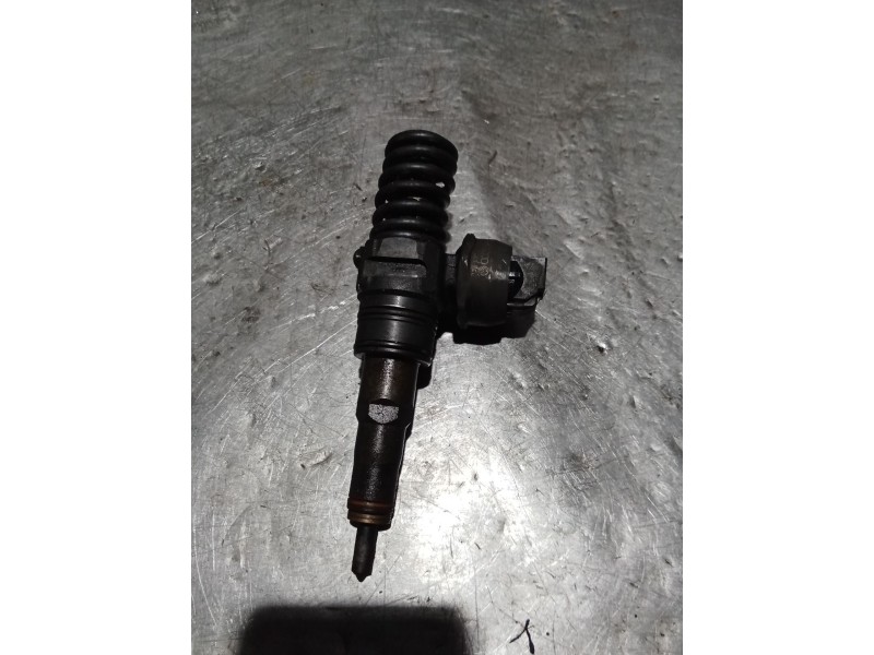 Recambio de inyector para volkswagen caddy iii furgoneta/monovolumen (2ka, 2kh, 2ca, 2ch) 2.0 sdi referencia OEM IAM 038130073AF