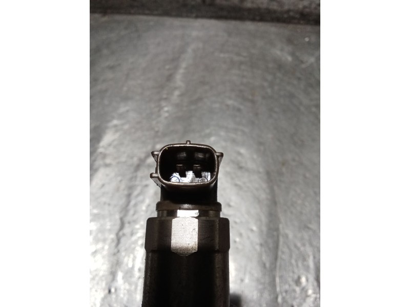 Recambio de inyector para mazda 3 lim. (bl) luxury referencia OEM IAM 001012K0569 22CRDI 2009