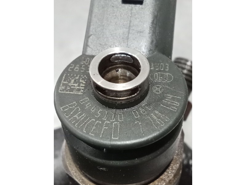 Recambio de inyector para bmw 3 compact (e46) 320 td referencia OEM IAM 0445110080 7788609 BOSCH