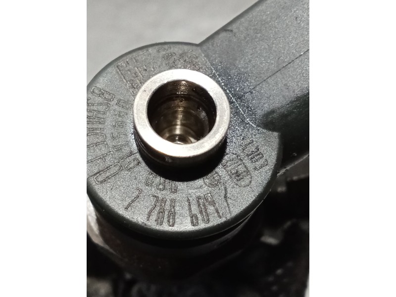 Recambio de inyector para bmw 3 compact (e46) 320 td referencia OEM IAM 0445110080 7788609 BOSCH