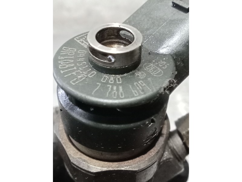 Recambio de inyector para bmw 3 compact (e46) 320 td referencia OEM IAM 0445110080 7788609 BOSCH