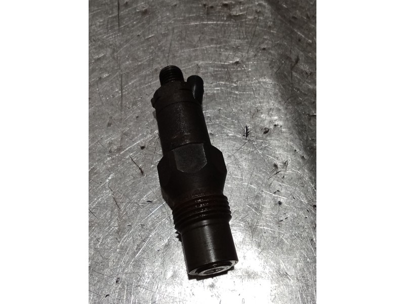 Recambio de inyector para ford mondeo i turnier (bnp) 1.8 td referencia OEM IAM LCR6705301E  LUCAS