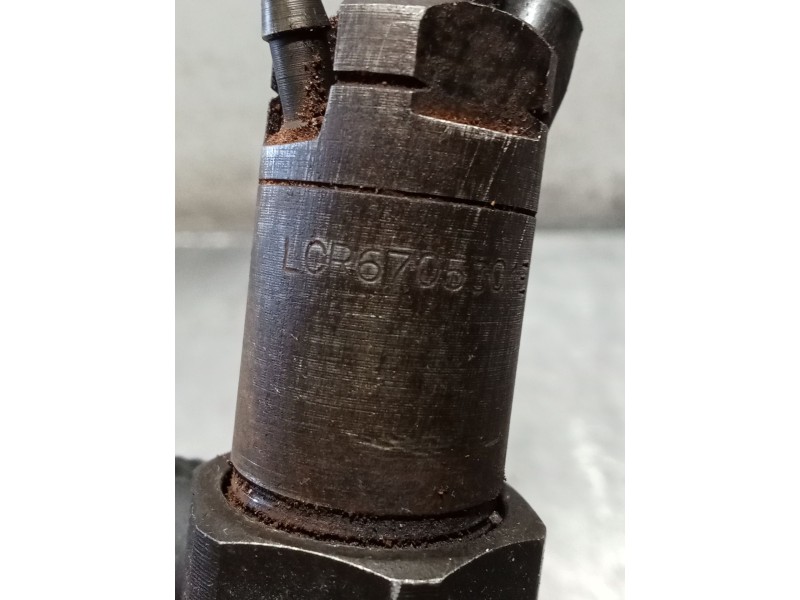 Recambio de inyector para ford mondeo i turnier (bnp) 1.8 td referencia OEM IAM LCR6705301E  LUCAS