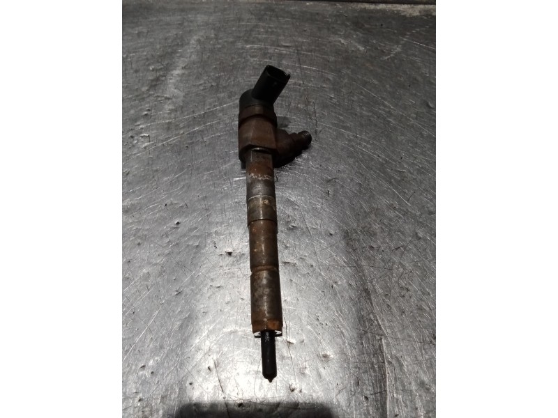 Recambio de inyector para alfa romeo gt (937_) 1.9 jtd (937cxn1b) referencia OEM IAM 0445110111 2103307558514 BOSCH