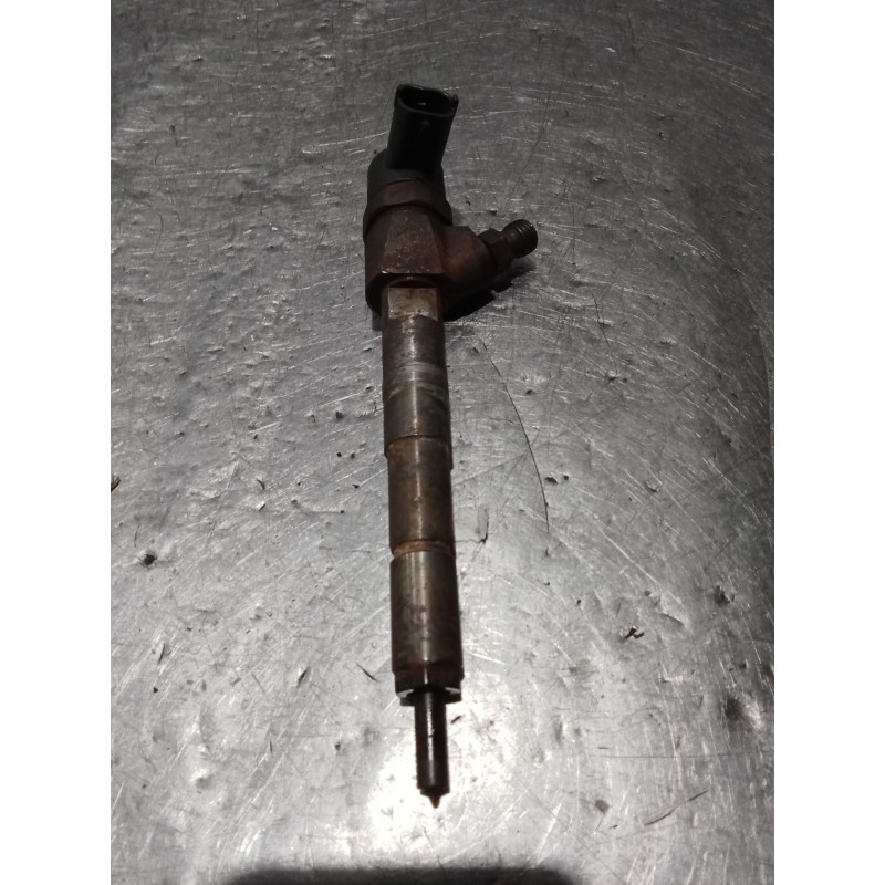 Recambio de inyector para alfa romeo gt (937_) 1.9 jtd (937cxn1b) referencia OEM IAM 0445110111 2103307558514 BOSCH