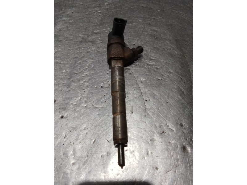 Recambio de inyector para alfa romeo gt (937_) 1.9 jtd (937cxn1b) referencia OEM IAM 0445110111 2103307558514 BOSCH