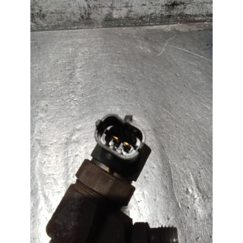Recambio de inyector para alfa romeo gt (937_) 1.9 jtd (937cxn1b) referencia OEM IAM 0445110111 2103307558514 BOSCH