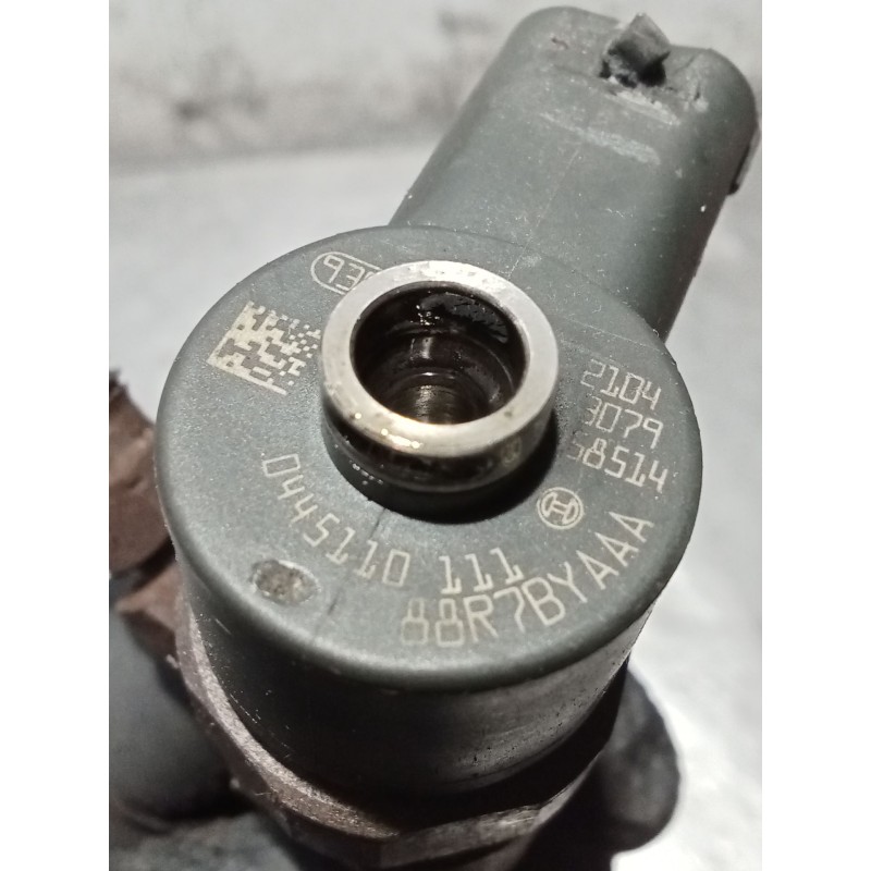 Recambio de inyector para alfa romeo gt (937_) 1.9 jtd (937cxn1b) referencia OEM IAM 0445110111 2103307558514 BOSCH