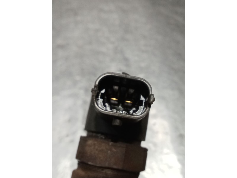 Recambio de inyector para alfa romeo gt (937_) 1.9 jtd (937cxn1b) referencia OEM IAM 0445110111 2102306958514 BOSCH