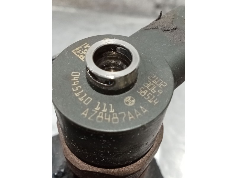 Recambio de inyector para alfa romeo gt (937_) 1.9 jtd (937cxn1b) referencia OEM IAM 0445110111 2102306958514 BOSCH