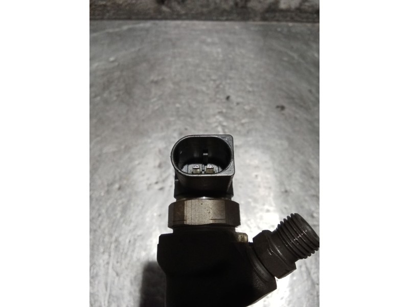Recambio de inyector para seat alhambra (710, 711) 2.0 tdi referencia OEM IAM 0445110369 03L130277J BOSCH