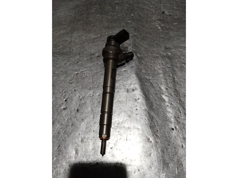 Recambio de inyector para seat alhambra (710, 711) 2.0 tdi referencia OEM IAM 0445110369 03L130277J BOSCH