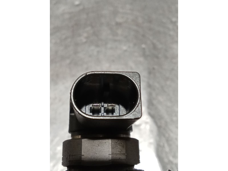 Recambio de inyector para seat alhambra (710, 711) 2.0 tdi referencia OEM IAM 0445110369 03L130277J BOSCH